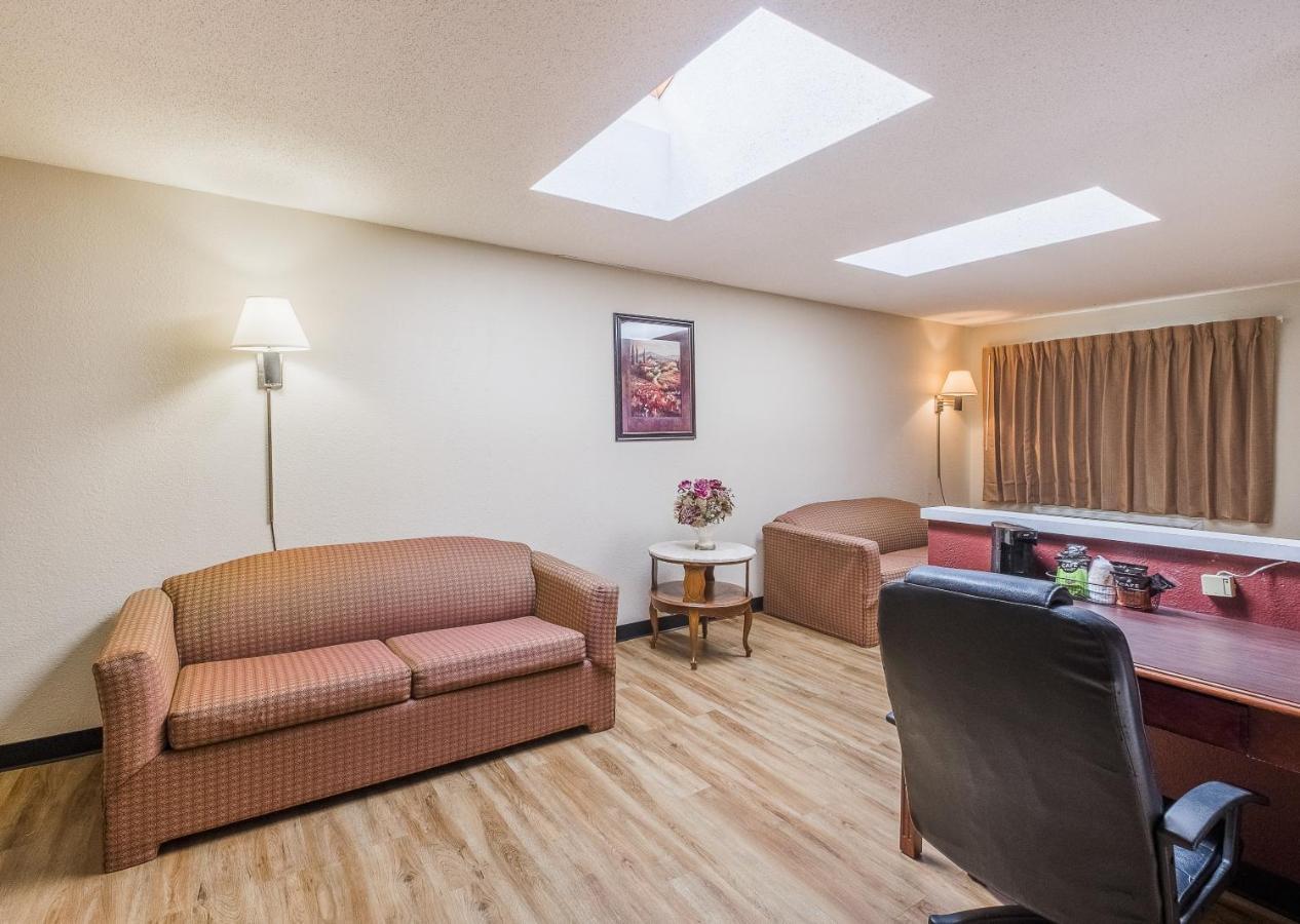 Red Roof Inn Hartford - Vernon Esterno foto