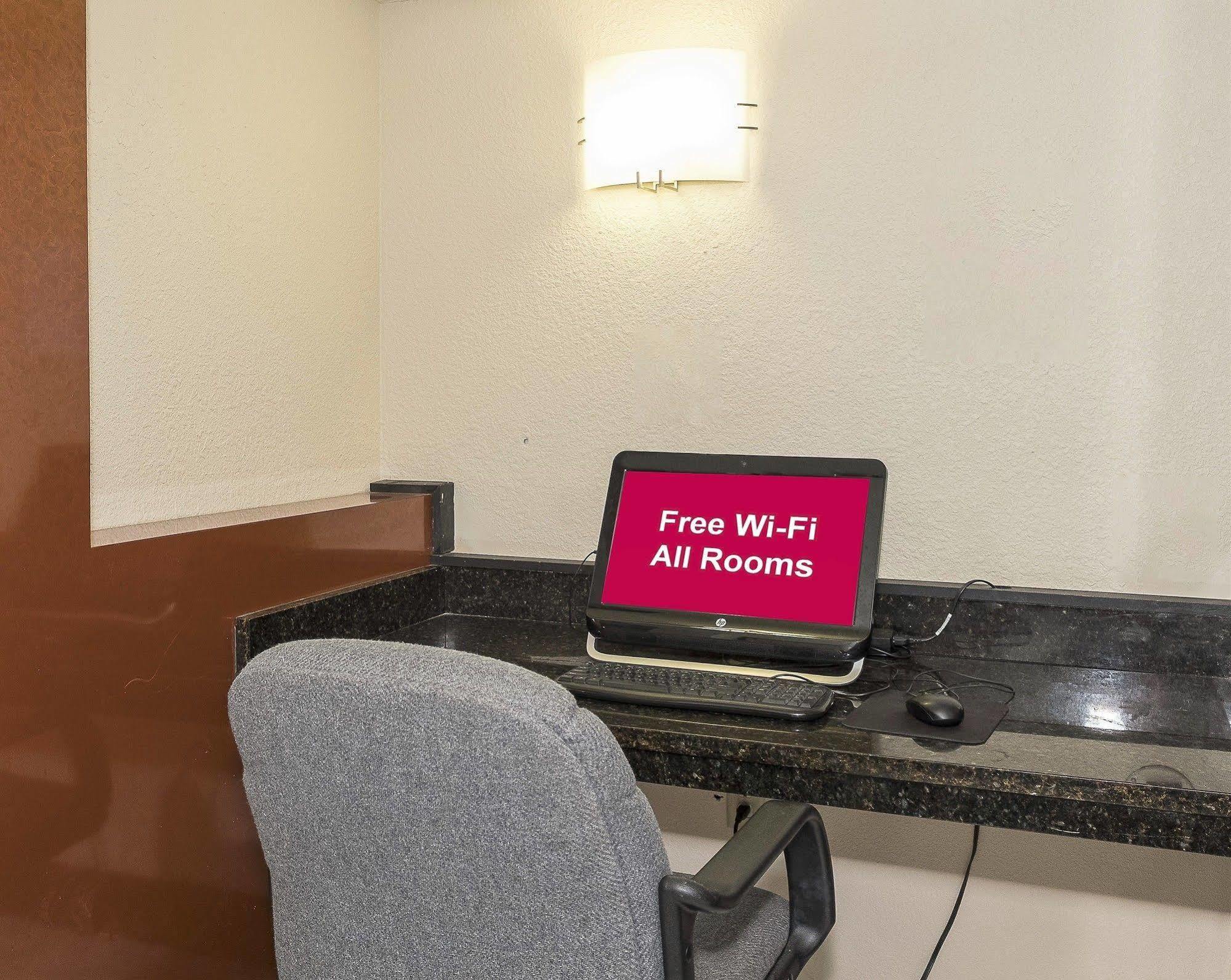 Red Roof Inn Hartford - Vernon Esterno foto